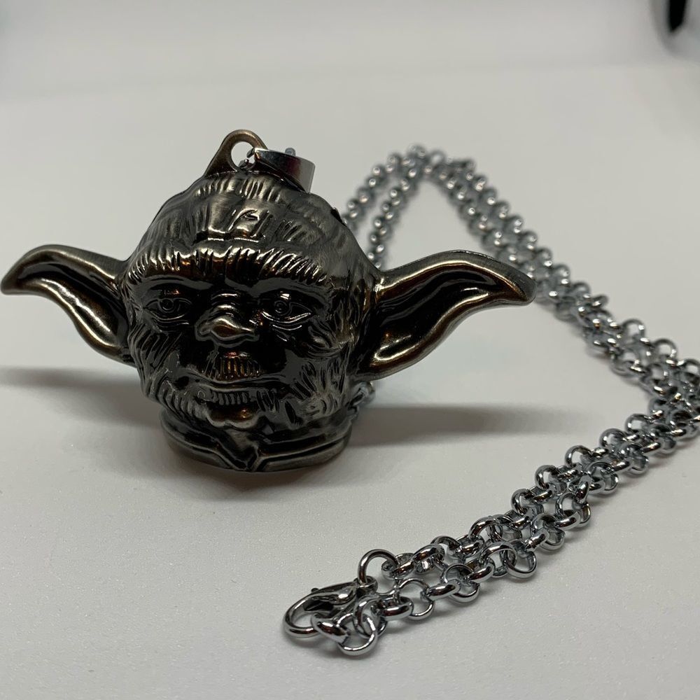 (D2) Star Wars Yoda Necklace - Picture 3 of 6